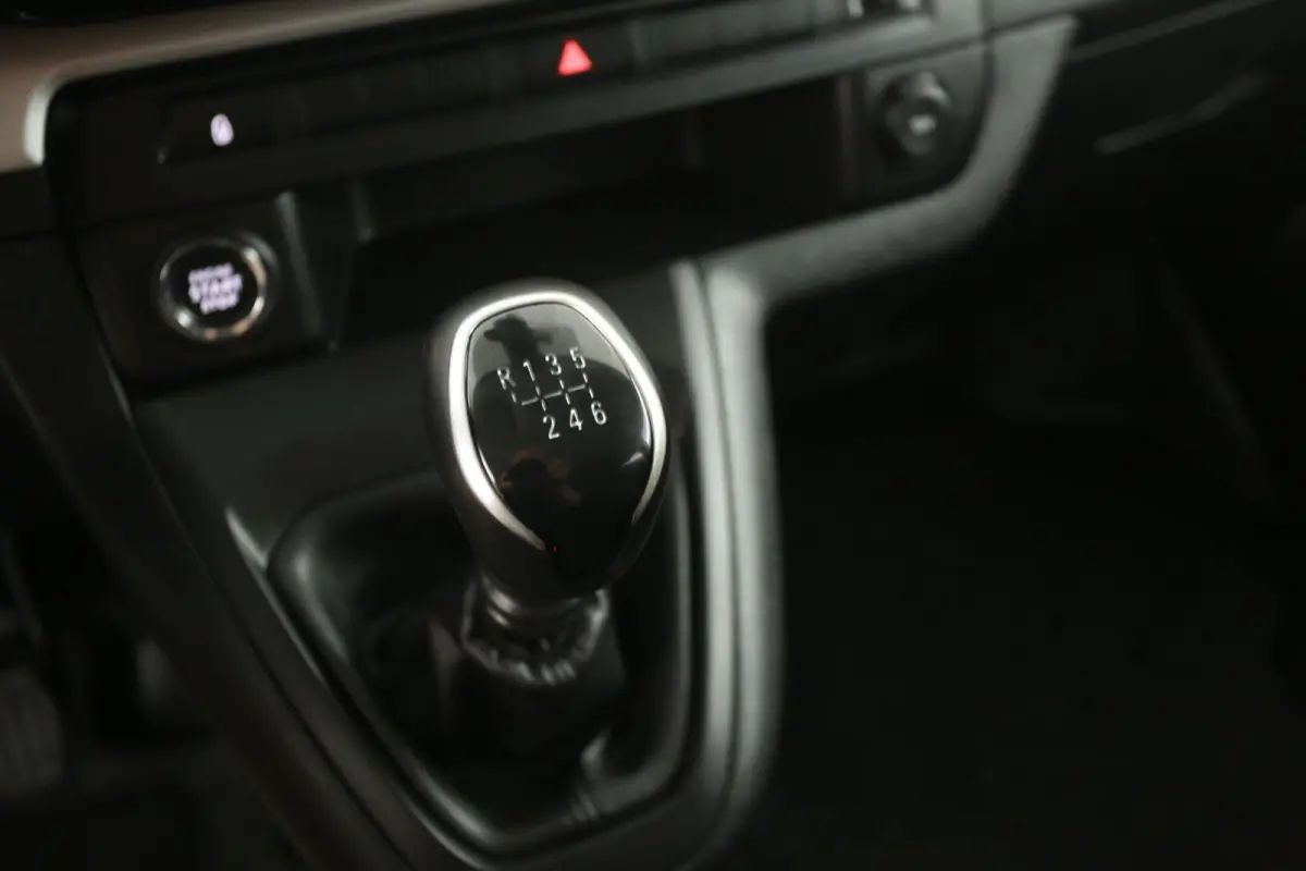 2.0 BlueHDI 145PK L3H1 | Dubbele Cabine | Airco | Camera | Cruise | Carplay | Trekhaak | 2xSchuifdeur