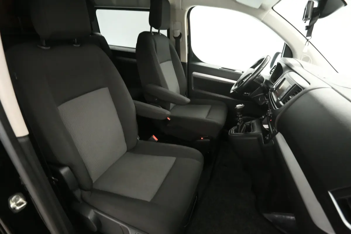 2.0 BlueHDI 145PK L3H1 | Dubbele Cabine | Airco | Camera | Cruise | Carplay | Trekhaak | 2xSchuifdeur
