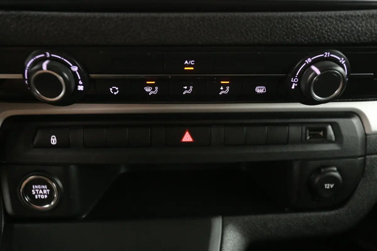 2.0 BlueHDI 145PK L3H1 | Dubbele Cabine | Airco | Camera | Cruise | Carplay | Trekhaak | 2xSchuifdeur
