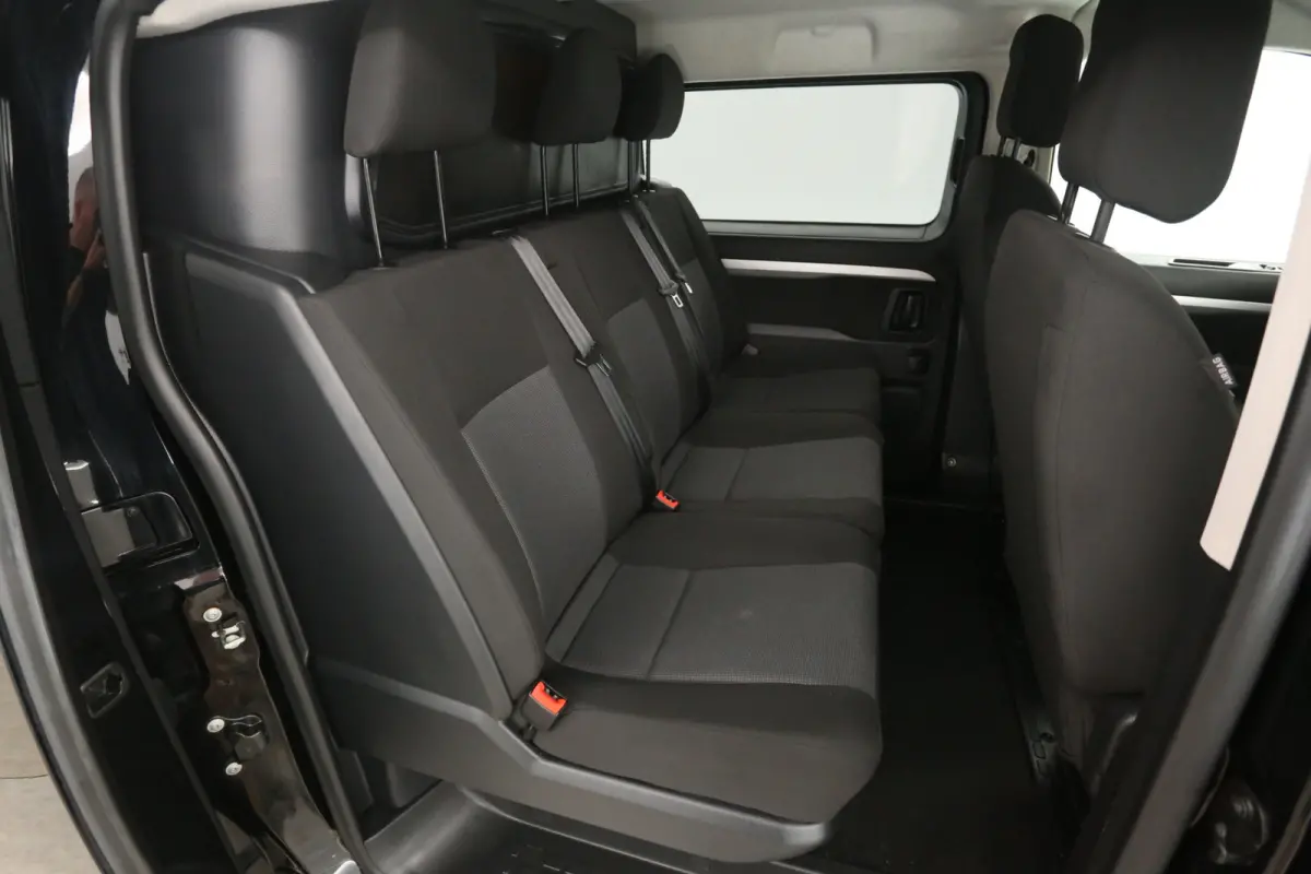 2.0 BlueHDI 145PK L3H1 | Dubbele Cabine | Airco | Camera | Cruise | Carplay | Trekhaak | 2xSchuifdeur