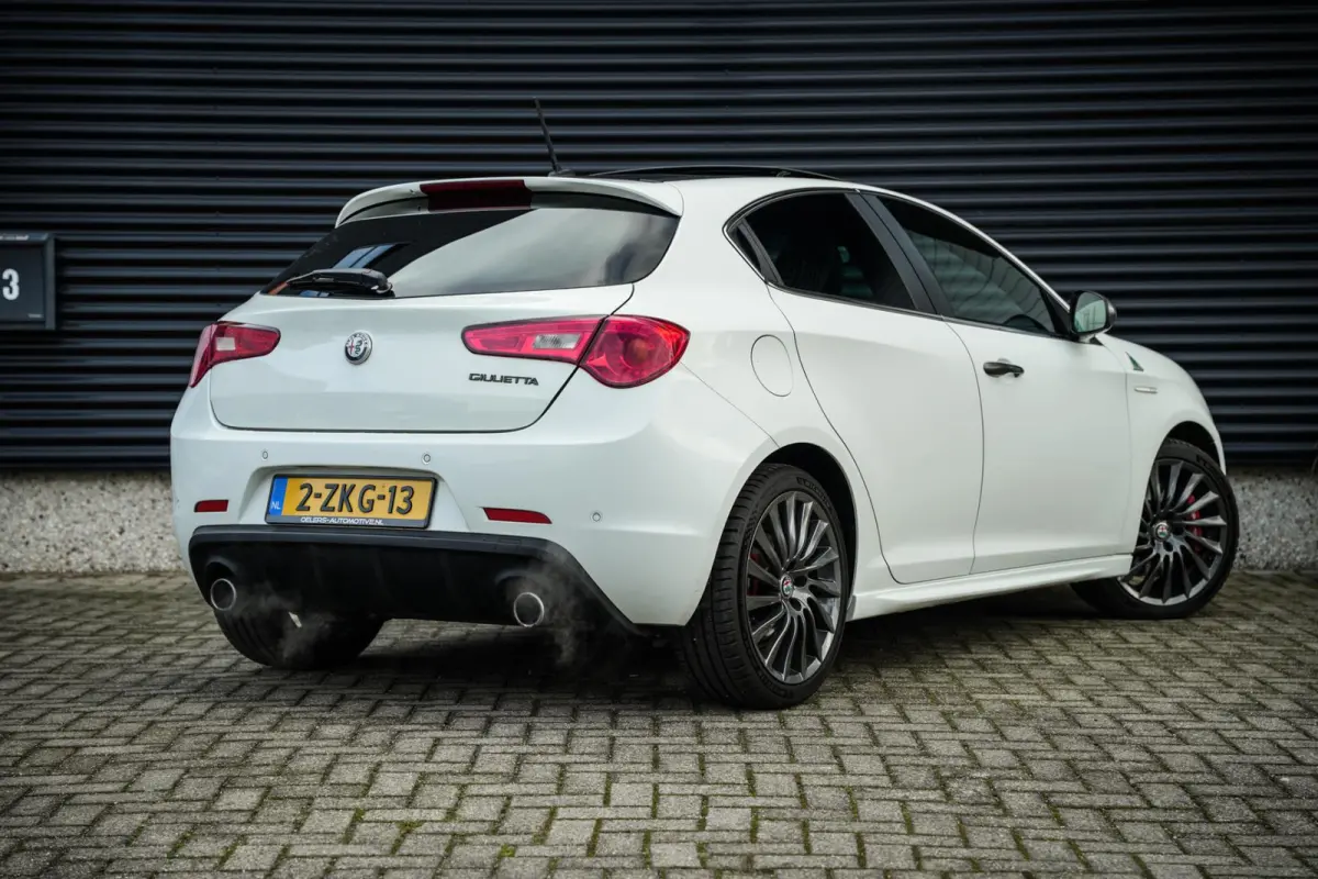 1.750 Turbo Veloce | Org. NL-Auto! | Panoramadak | Xenon | Cruise Control | Bianco Pastello | Navi |