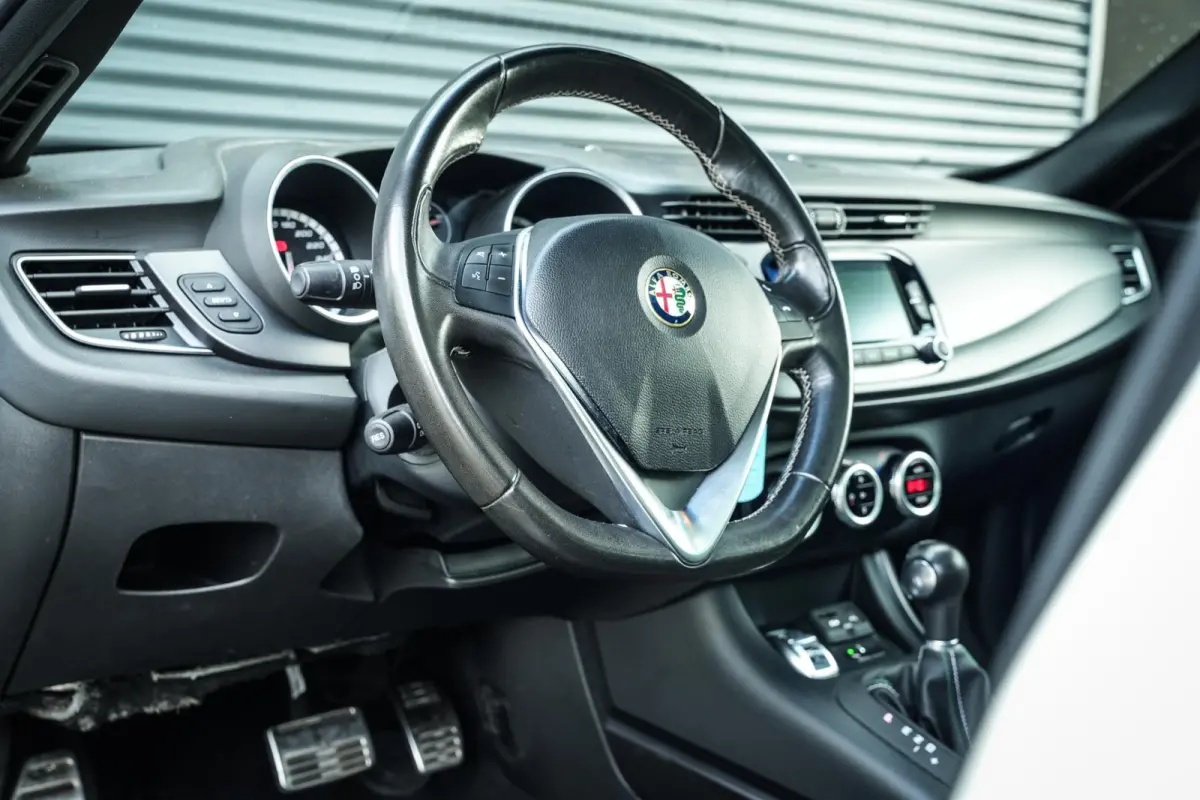 1.750 Turbo Veloce | Org. NL-Auto! | Panoramadak | Xenon | Cruise Control | Bianco Pastello | Navi |