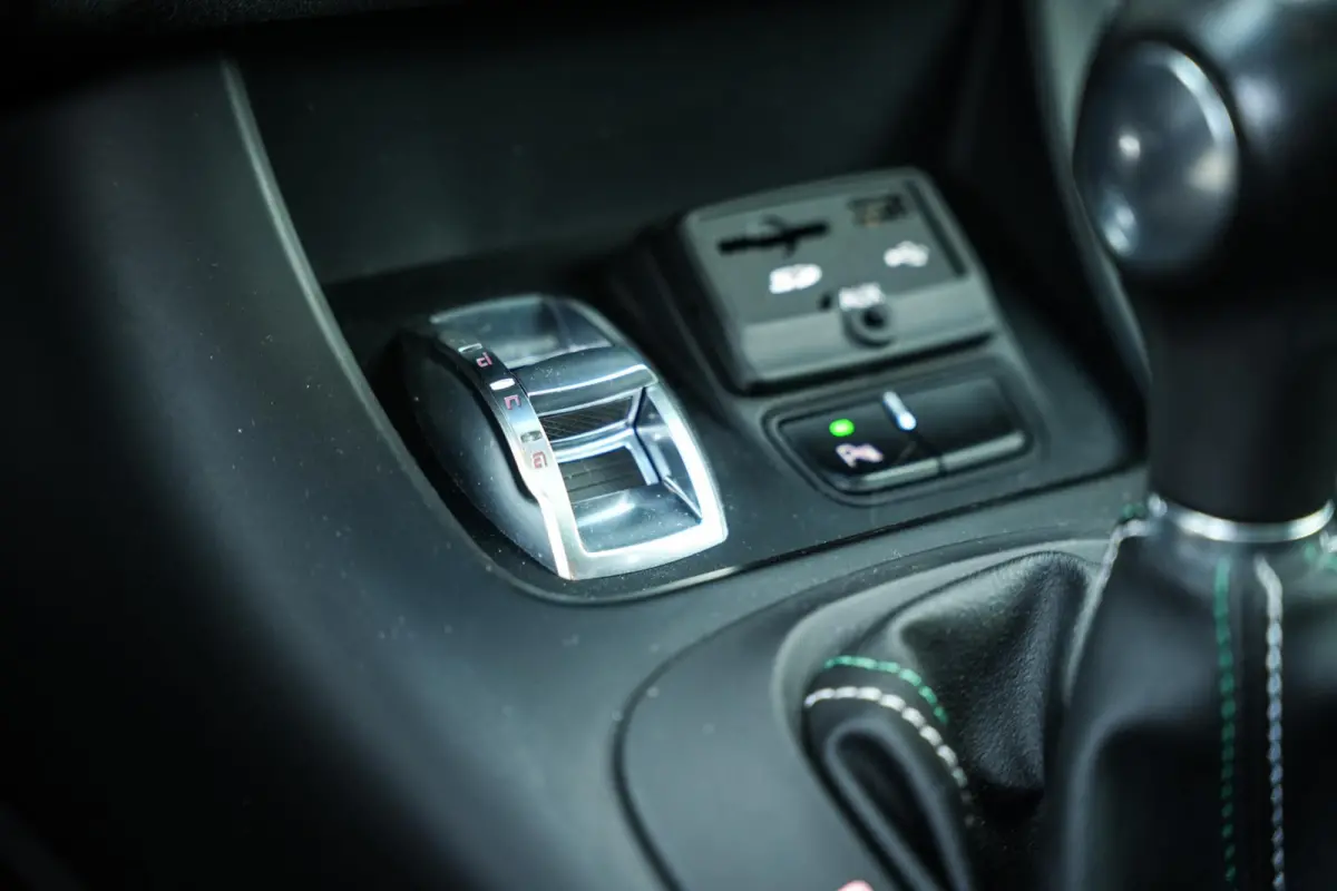 1.750 Turbo Veloce | Org. NL-Auto! | Panoramadak | Xenon | Cruise Control | Bianco Pastello | Navi |
