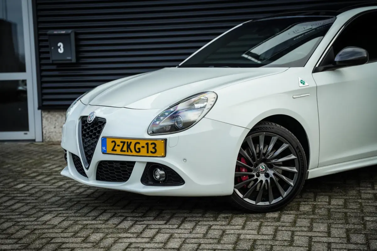 1.750 Turbo Veloce | Org. NL-Auto! | Panoramadak | Xenon | Cruise Control | Bianco Pastello | Navi |