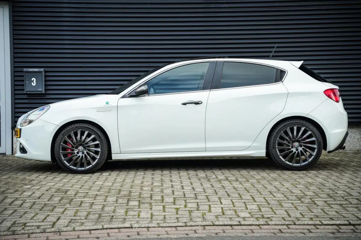 1.750 Turbo Veloce | Org. NL-Auto! | Panoramadak | Xenon | Cruise Control | Bianco Pastello | Navi |
