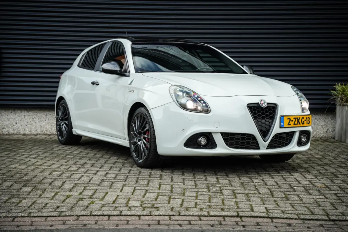 1.750 Turbo Veloce | Org. NL-Auto! | Panoramadak | Xenon | Cruise Control | Bianco Pastello | Navi |