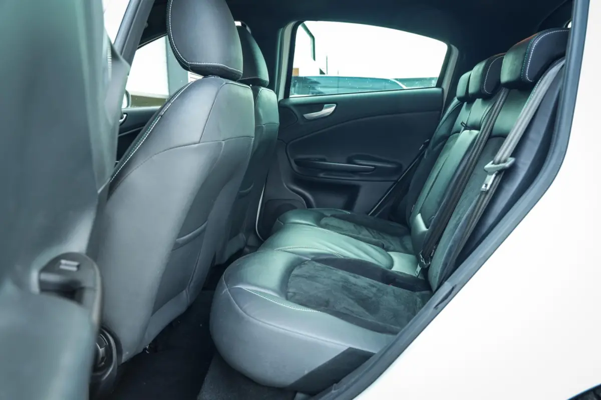 1.750 Turbo Veloce | Org. NL-Auto! | Panoramadak | Xenon | Cruise Control | Bianco Pastello | Navi |