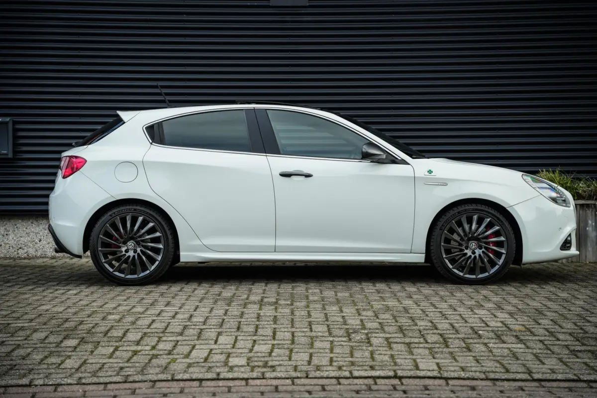 1.750 Turbo Veloce | Org. NL-Auto! | Panoramadak | Xenon | Cruise Control | Bianco Pastello | Navi |