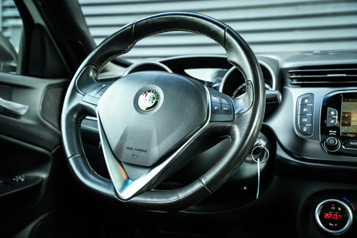 1.750 Turbo Veloce | Org. NL-Auto! | Panoramadak | Xenon | Cruise Control | Bianco Pastello | Navi |