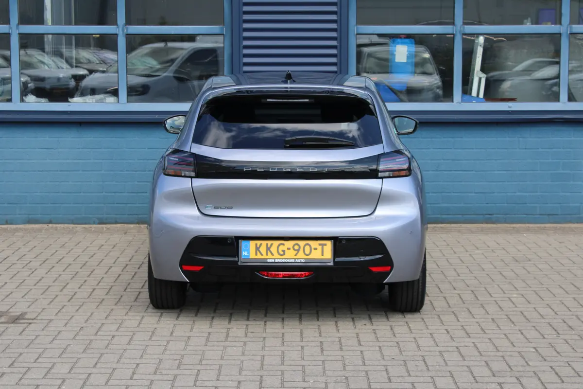 Business, (2025-H0) 51 kWh | CAMERA | NAVI | DRAADLOOS CARPLAY | KEYLESS START | SENSOREN VOOR EN ACHTER |