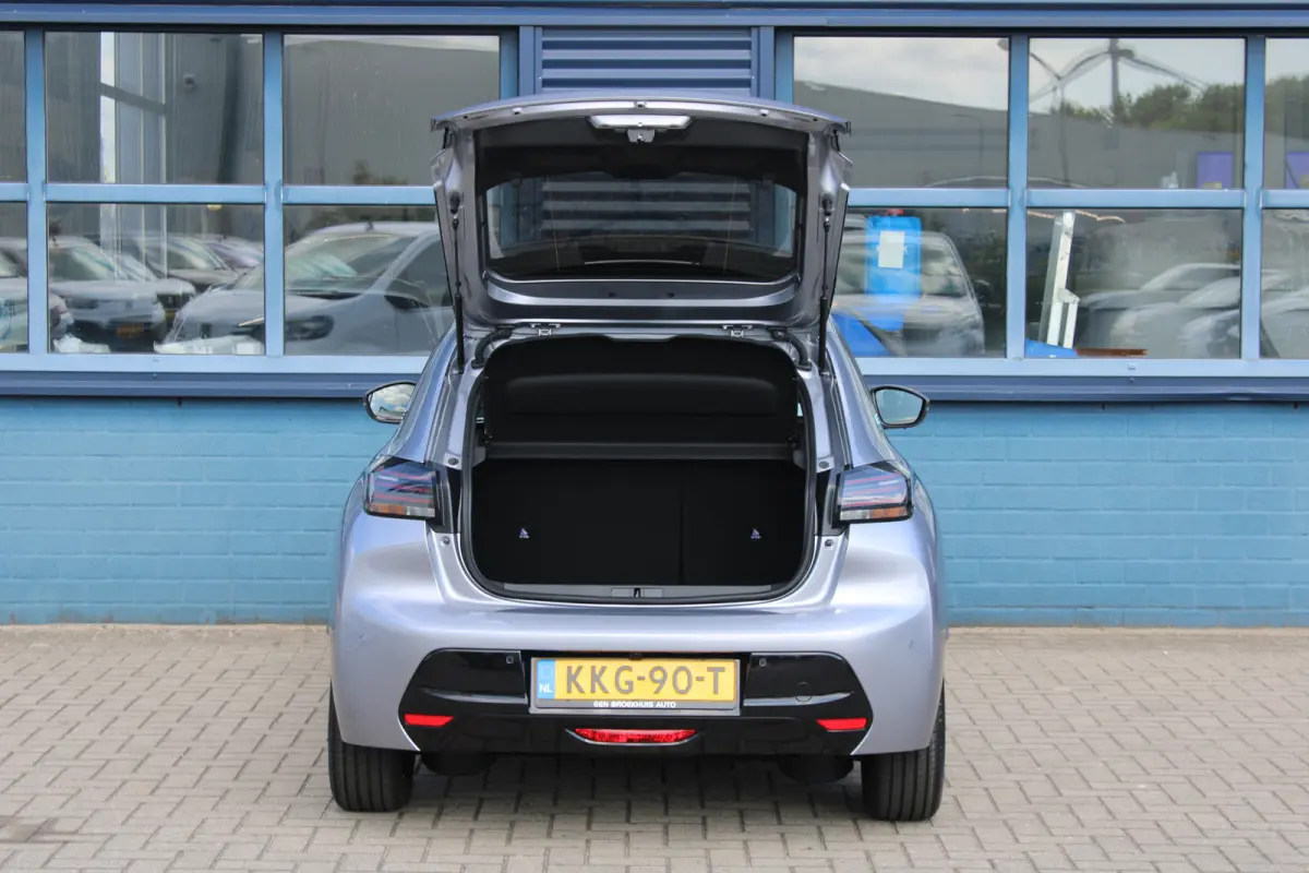 Business, (2025-H0) 51 kWh | CAMERA | NAVI | DRAADLOOS CARPLAY | KEYLESS START | SENSOREN VOOR EN ACHTER |