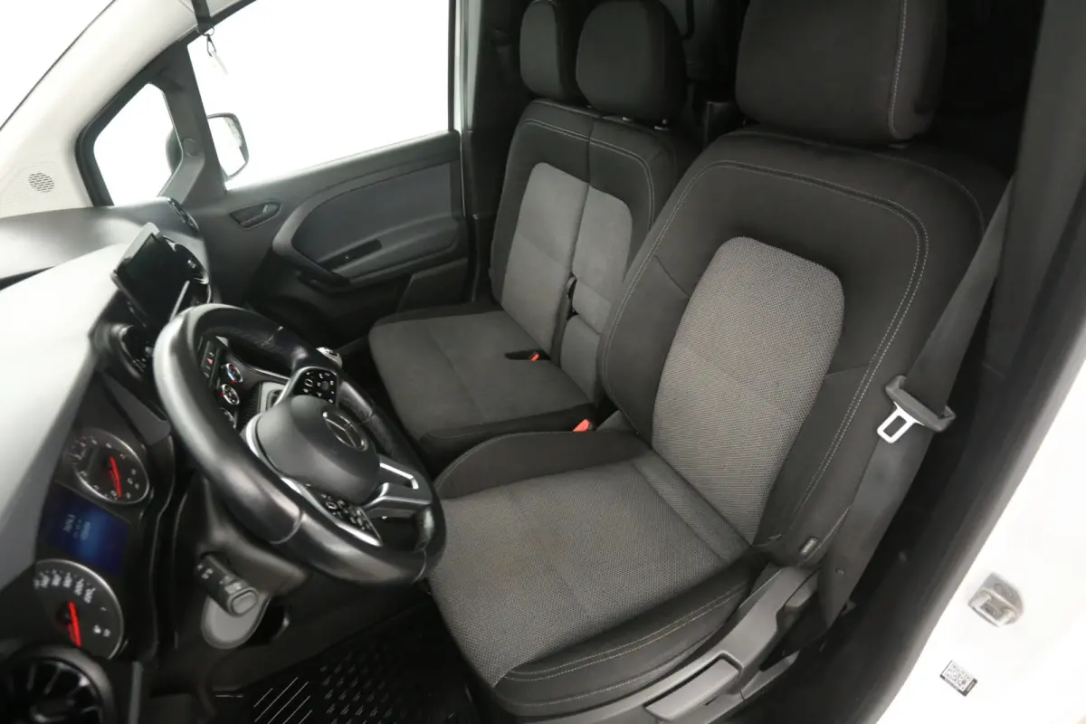 110 102PK | Benzine | 3 Zits | Airco | Cruise | Carplay | Trekhaak | Parkeersens.