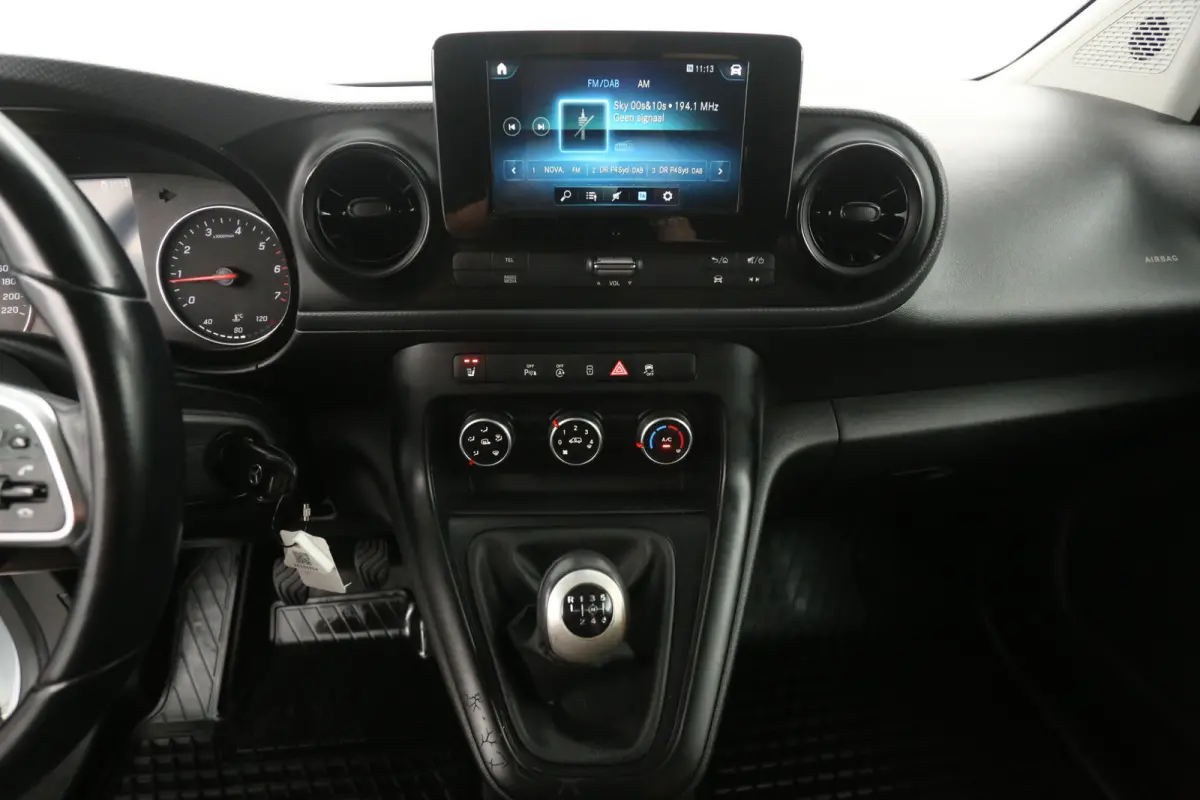110 102PK | Benzine | 3 Zits | Airco | Cruise | Carplay | Trekhaak | Parkeersens.