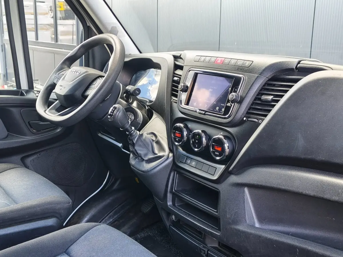 35S14V BAKWAGEN MET LAADKLEP AIRCO CAMERA