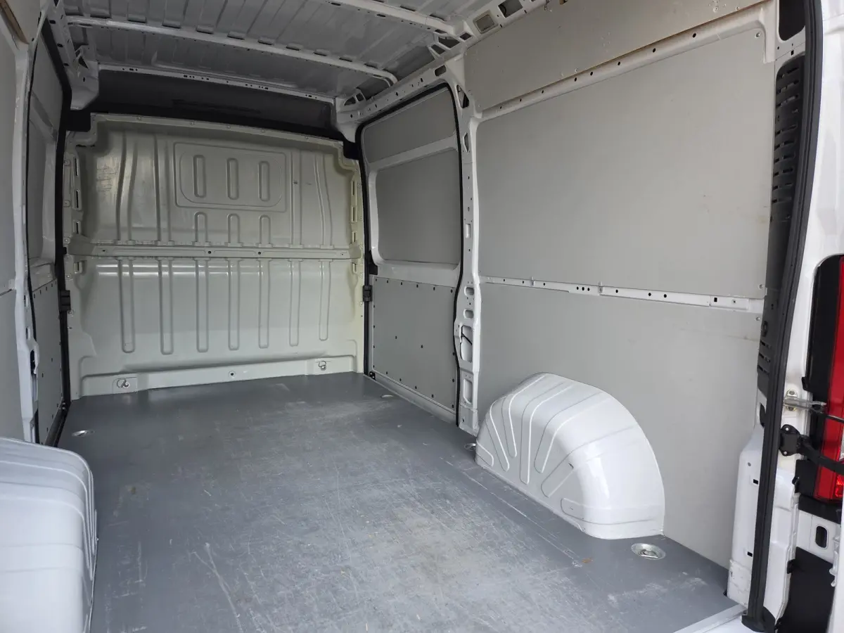 / Opel Movano 103Kw/140Pk L2H2 Links & Rechts Schuifdeur Airco Cruisecontrol 2500Kg Trekhaak