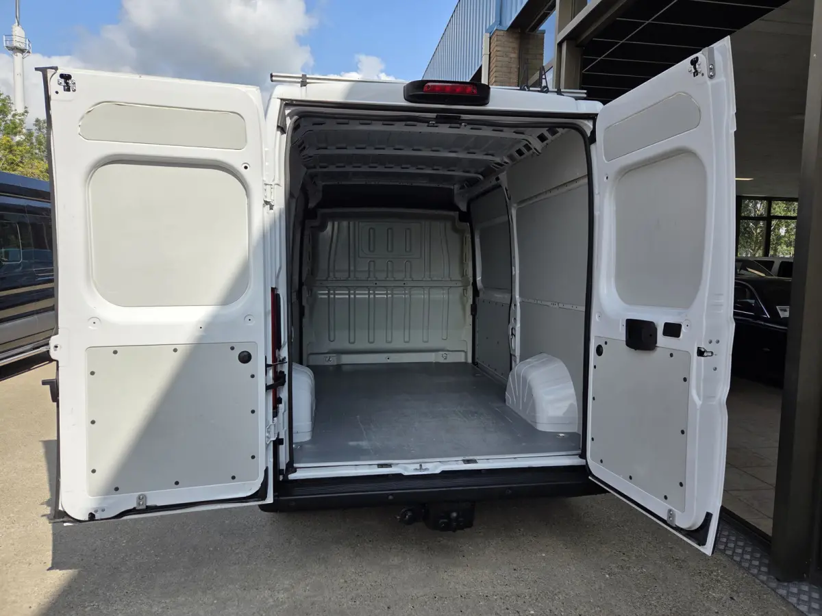 / Opel Movano 103Kw/140Pk L2H2 Links & Rechts Schuifdeur Airco Cruisecontrol 2500Kg Trekhaak