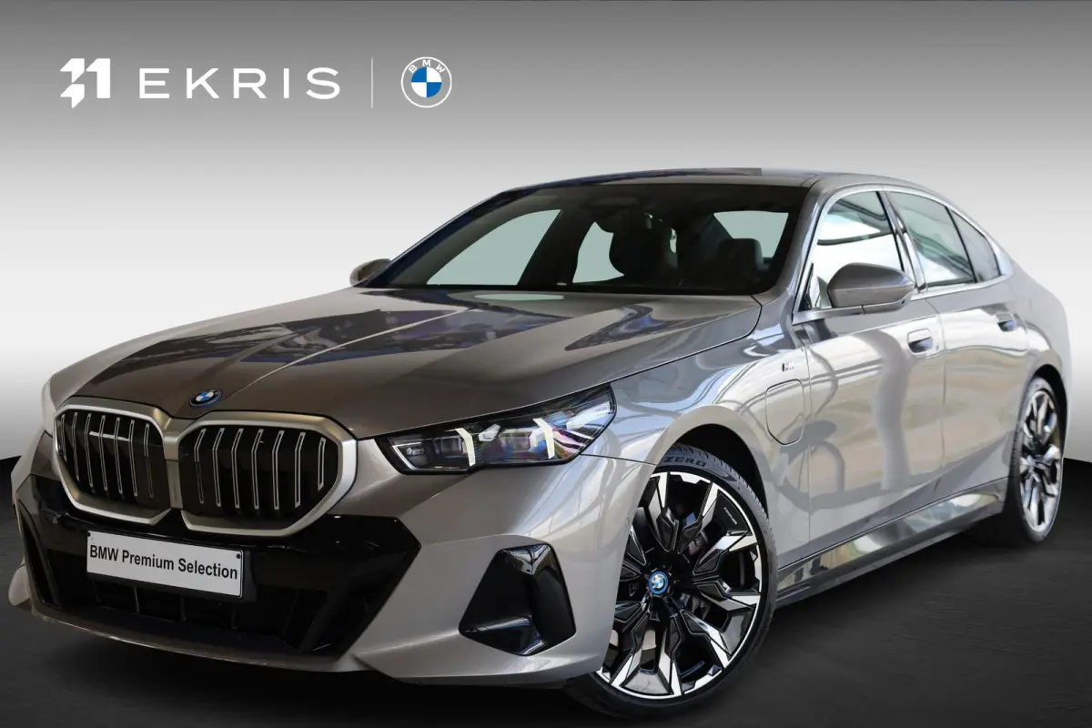 550e xDrive | Comfortstoelen | Bowers & Wilkins | M Sportpakket | Panoramadak | Stoelventilatie | Adaptief onderstel professional |