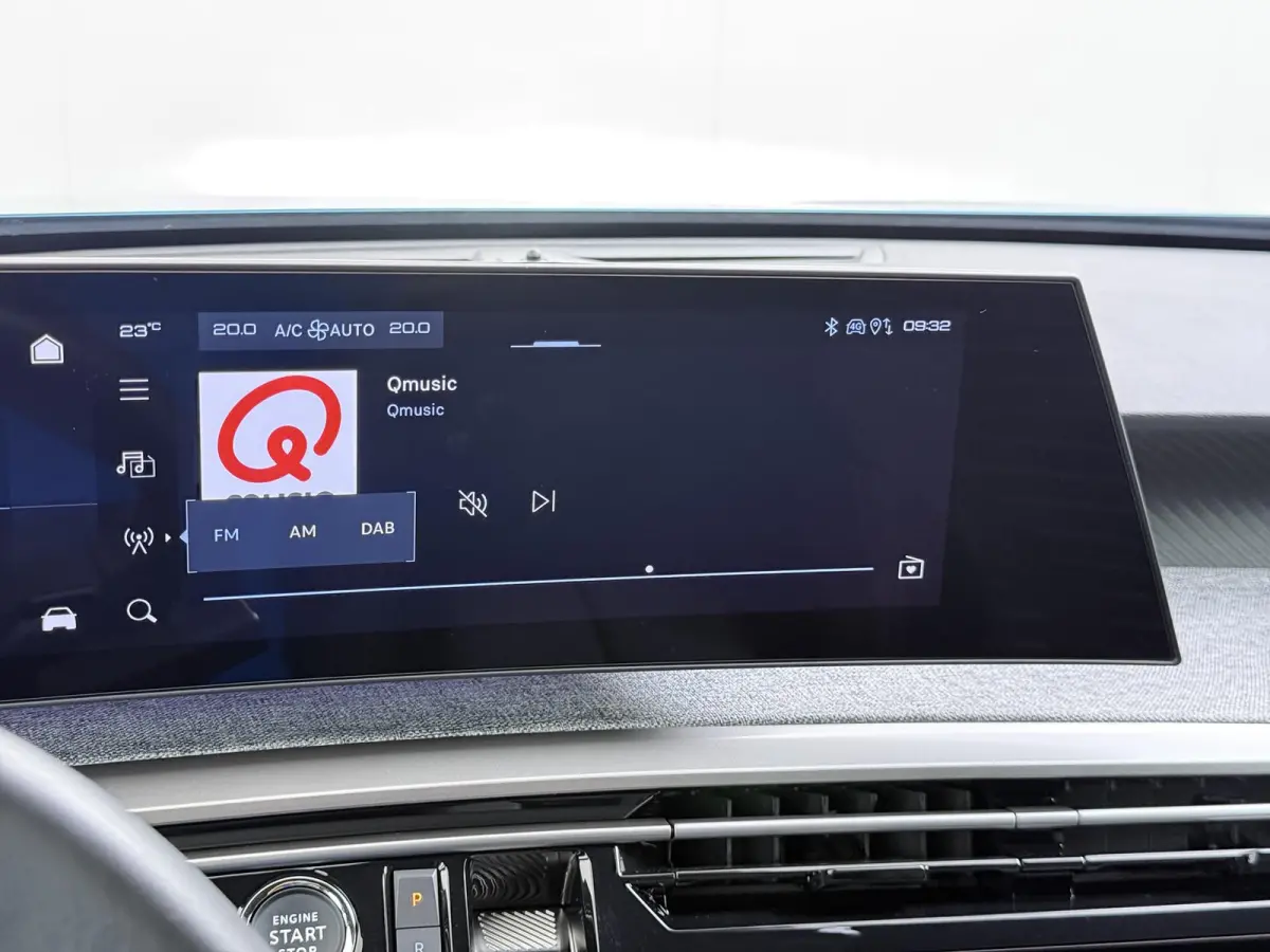 Allure 136pk Hybrid Automaat | Navigatie | Camera | Cruise control | Lichtmetalen velgen 19 inch | Apple Carplay en Android auto draadloos
