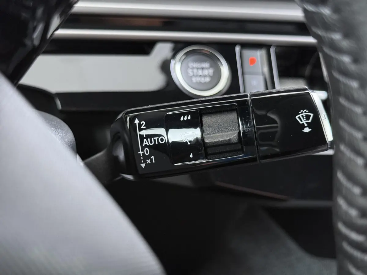 Allure 136pk Hybrid Automaat | Navigatie | Camera | Cruise control | Lichtmetalen velgen 19 inch | Apple Carplay en Android auto draadloos