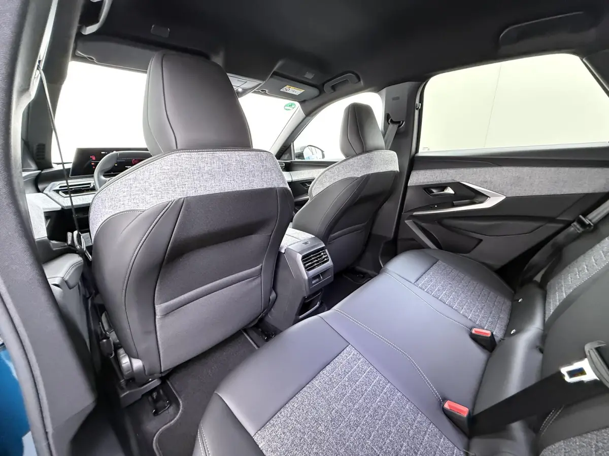 Allure 136pk Hybrid Automaat | Navigatie | Camera | Cruise control | Lichtmetalen velgen 19 inch | Apple Carplay en Android auto draadloos
