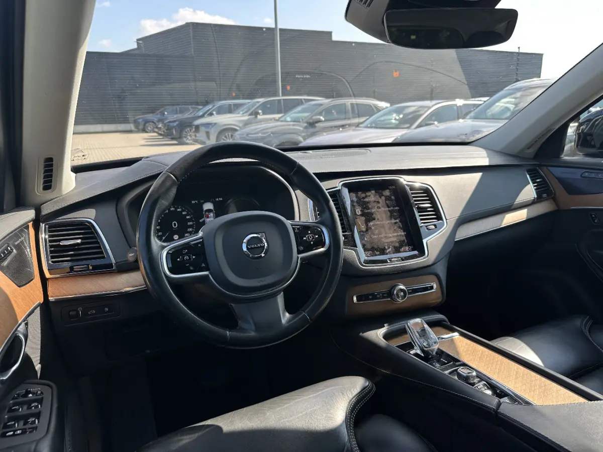 2.0 T8 Twin Engine AWD Inscription Intro Edition