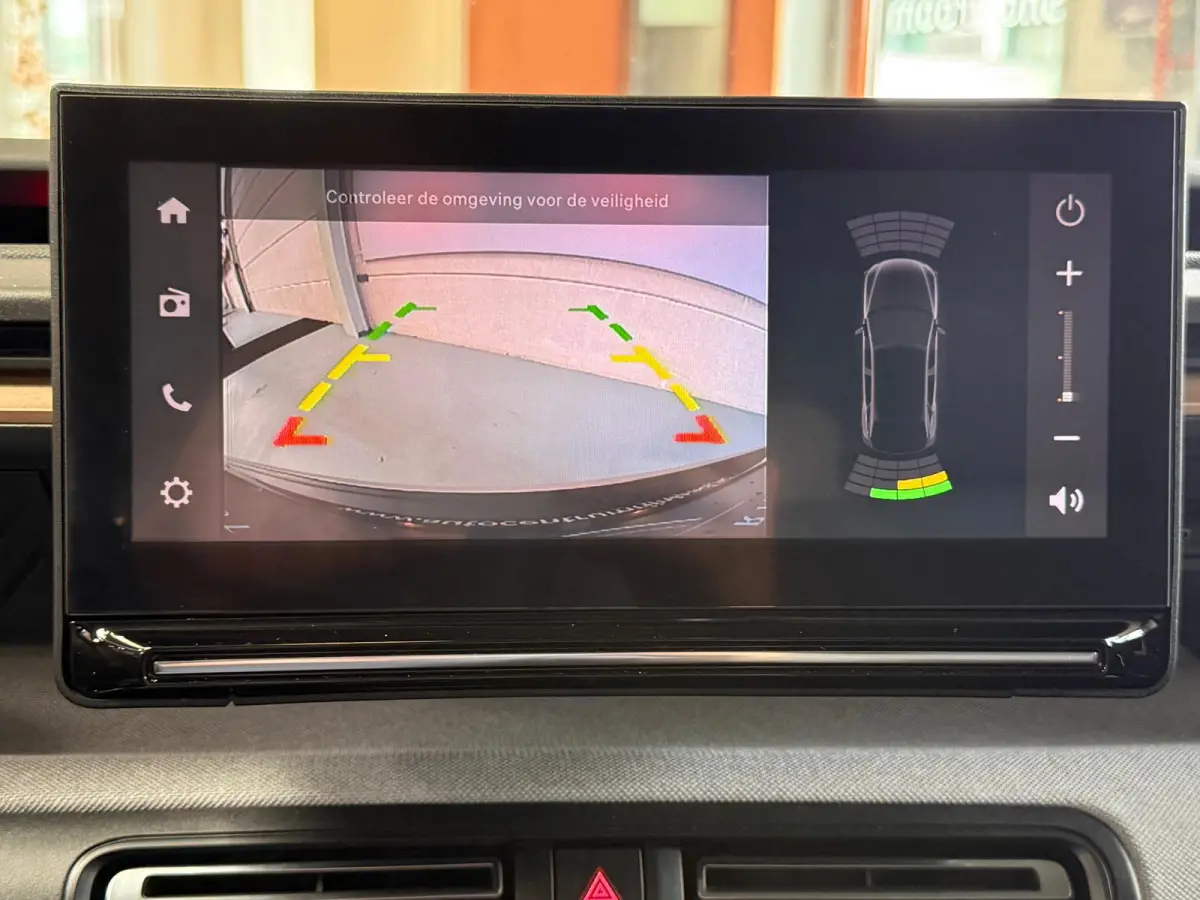 1.2 Hybrid 145pk Plus Automaat, camera, Carplay