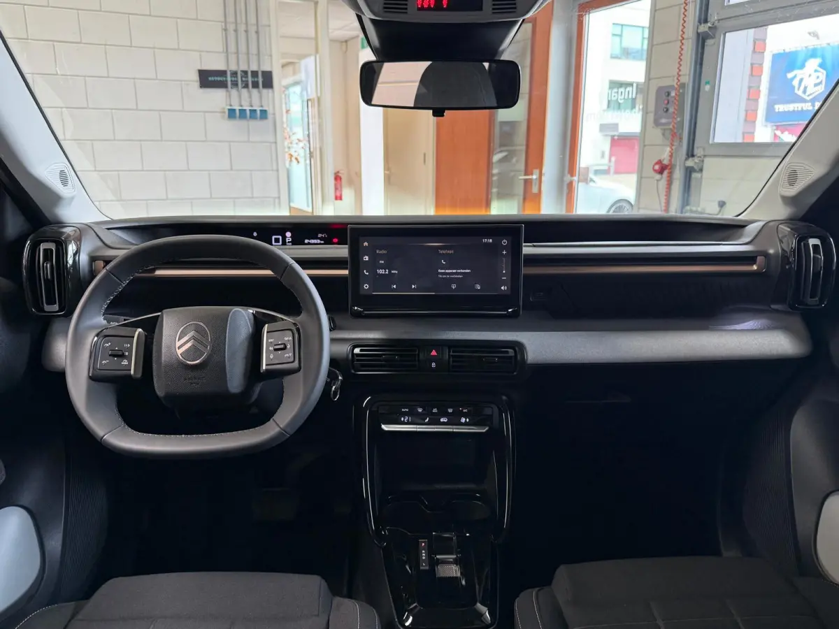 1.2 Hybrid 145pk Plus Automaat, camera, Carplay