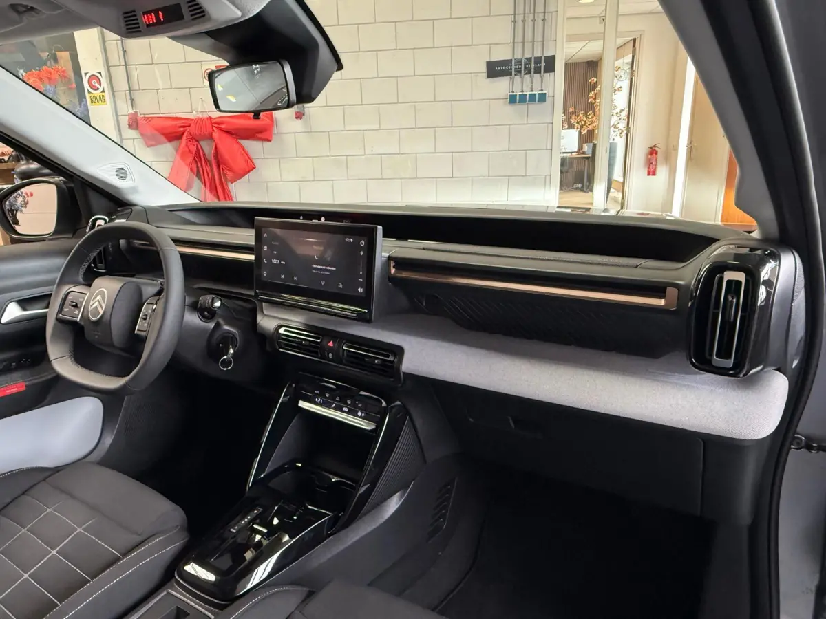 1.2 Hybrid 145pk Plus Automaat, camera, Carplay