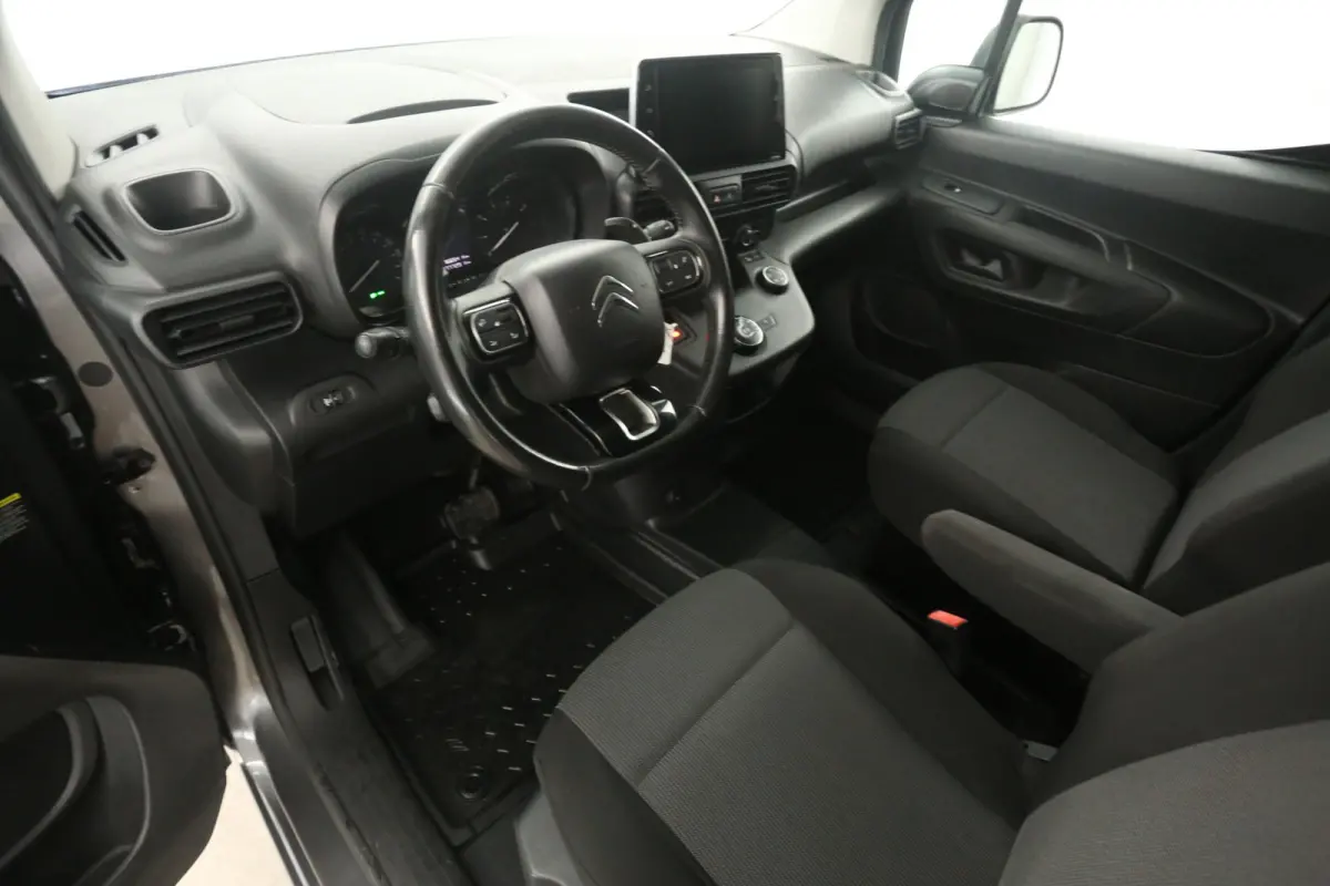 1.5 BlueHDI Club 131PK | Automaat | Airco | Camera | Cruise | Carplay | Trekhaak | LED