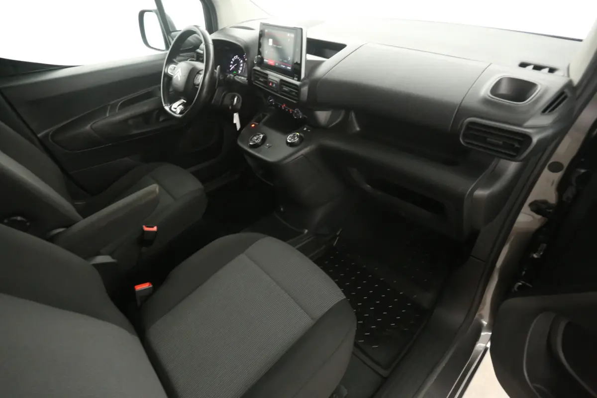 1.5 BlueHDI Club 131PK | Automaat | Airco | Camera | Cruise | Carplay | Trekhaak | LED