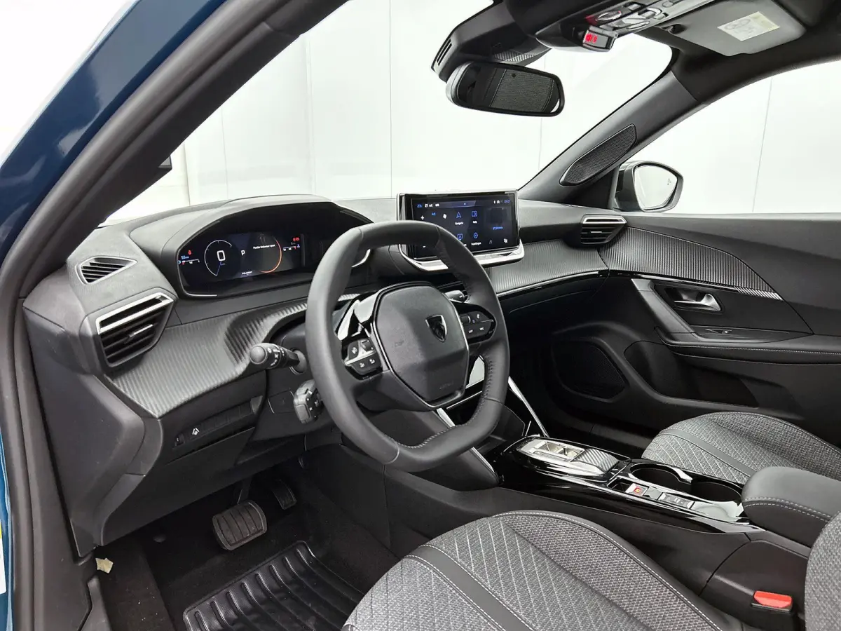 1.2 Hybrid 145pk Allure | Voorraaddeal! | Navigatie | Climate control | Adaptive cruise control | 17" lichtmetalen velgen | Camera V + A