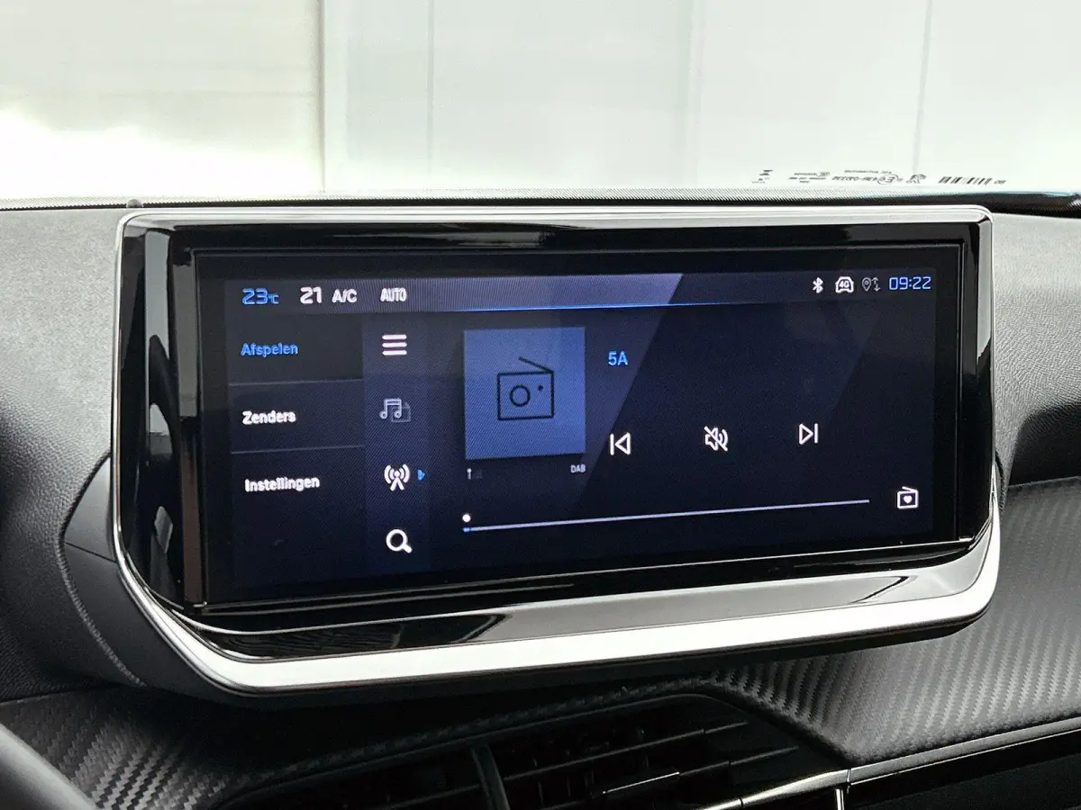 1.2 Hybrid 145pk Allure | Voorraaddeal! | Navigatie | Climate control | Adaptive cruise control | 17" lichtmetalen velgen | Camera V + A