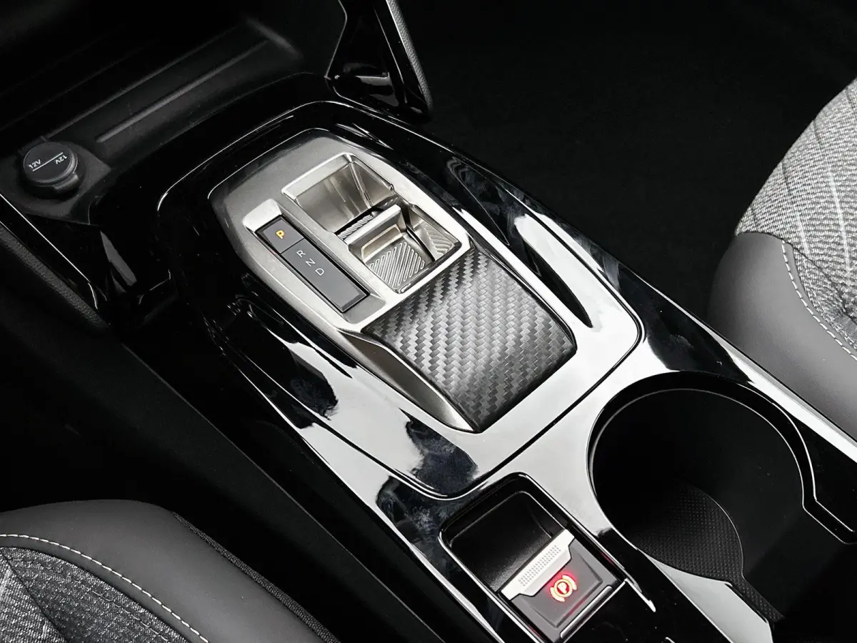 1.2 Hybrid 145pk Allure | Voorraaddeal! | Navigatie | Climate control | Adaptive cruise control | 17" lichtmetalen velgen | Camera V + A
