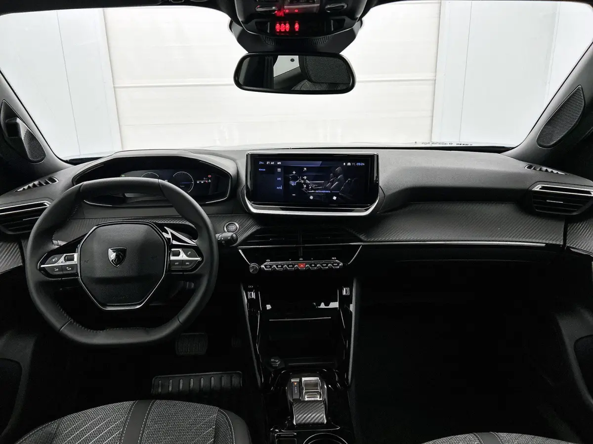 1.2 Hybrid 145pk Allure | Voorraaddeal! | Navigatie | Climate control | Adaptive cruise control | 17" lichtmetalen velgen | Camera V + A