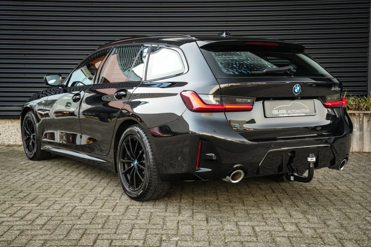 330e M-Sport Facelift | SOH 97% | ACC | Trekhaak | CarPlay | 1 eig. | CC | H.leder |