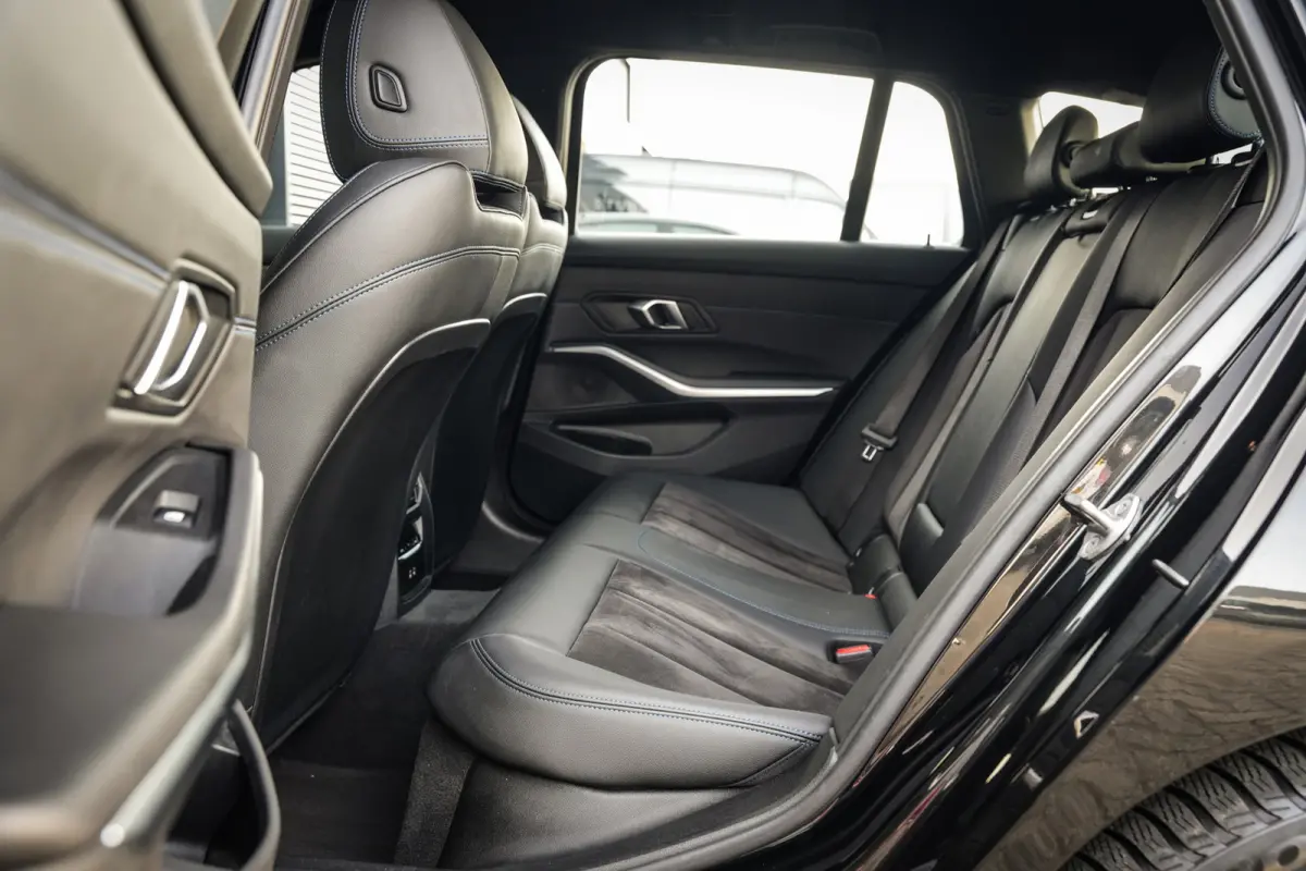 330e M-Sport Facelift | SOH 97% | ACC | Trekhaak | CarPlay | 1 eig. | CC | H.leder |