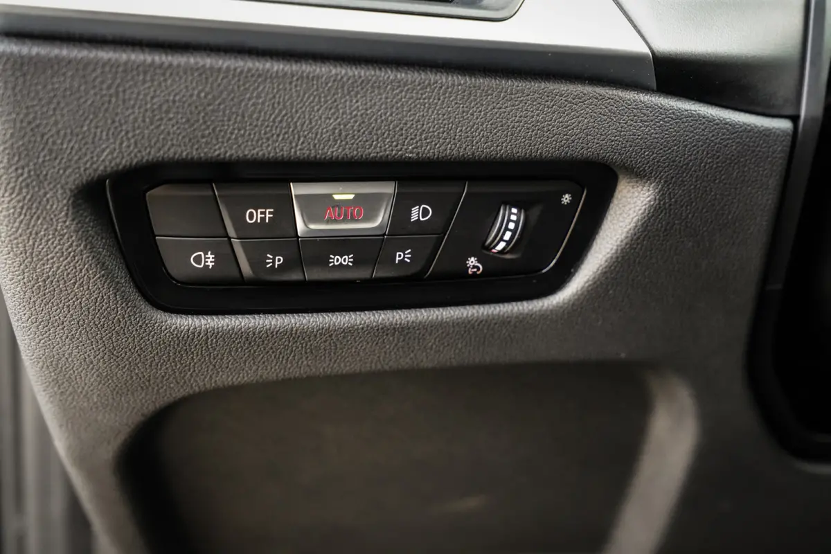 330e M-Sport Facelift | SOH 97% | ACC | Trekhaak | CarPlay | 1 eig. | CC | H.leder |