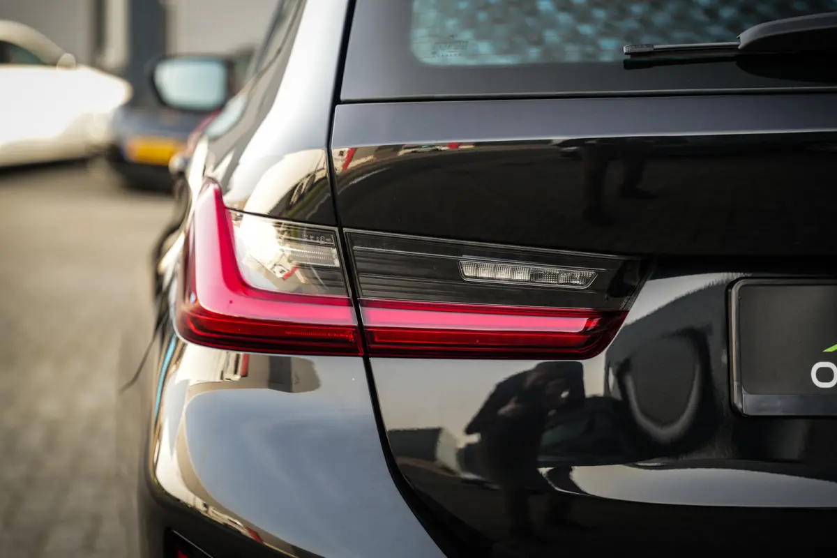 330e M-Sport Facelift | SOH 97% | ACC | Trekhaak | CarPlay | 1 eig. | CC | H.leder |