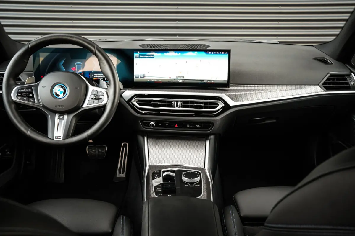 330e M-Sport Facelift | SOH 97% | ACC | Trekhaak | CarPlay | 1 eig. | CC | H.leder |