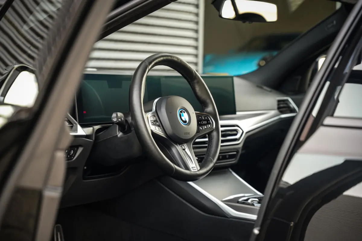 330e M-Sport Facelift | SOH 97% | ACC | Trekhaak | CarPlay | 1 eig. | CC | H.leder |