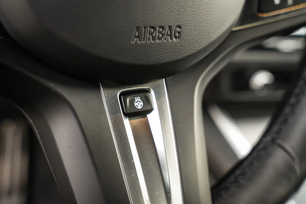 330e M-Sport Facelift | SOH 97% | ACC | Trekhaak | CarPlay | 1 eig. | CC | H.leder |