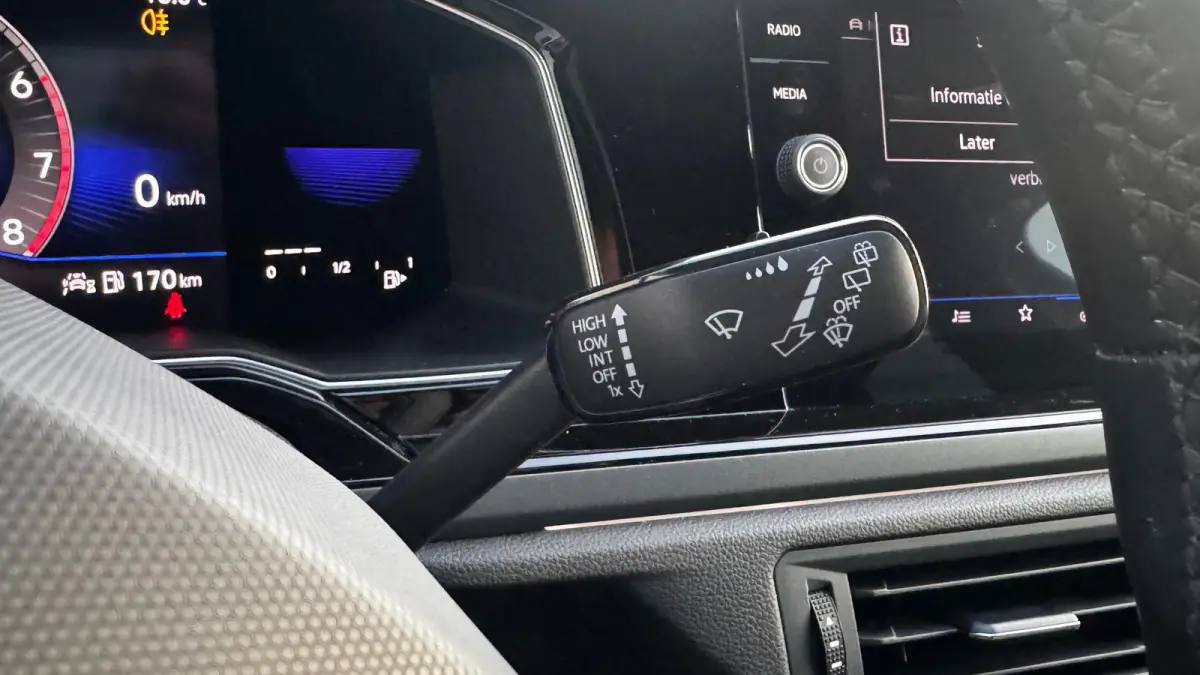 1.5 TSI 150PK R-LINE BUSINESS AUTOMAAT / NAVI / CLIMA / FULL-LED / PDC / 17" LMV / AFN. TREKHAAK / CAMERA / BLUETOOTH / CRUISECONTROL !!