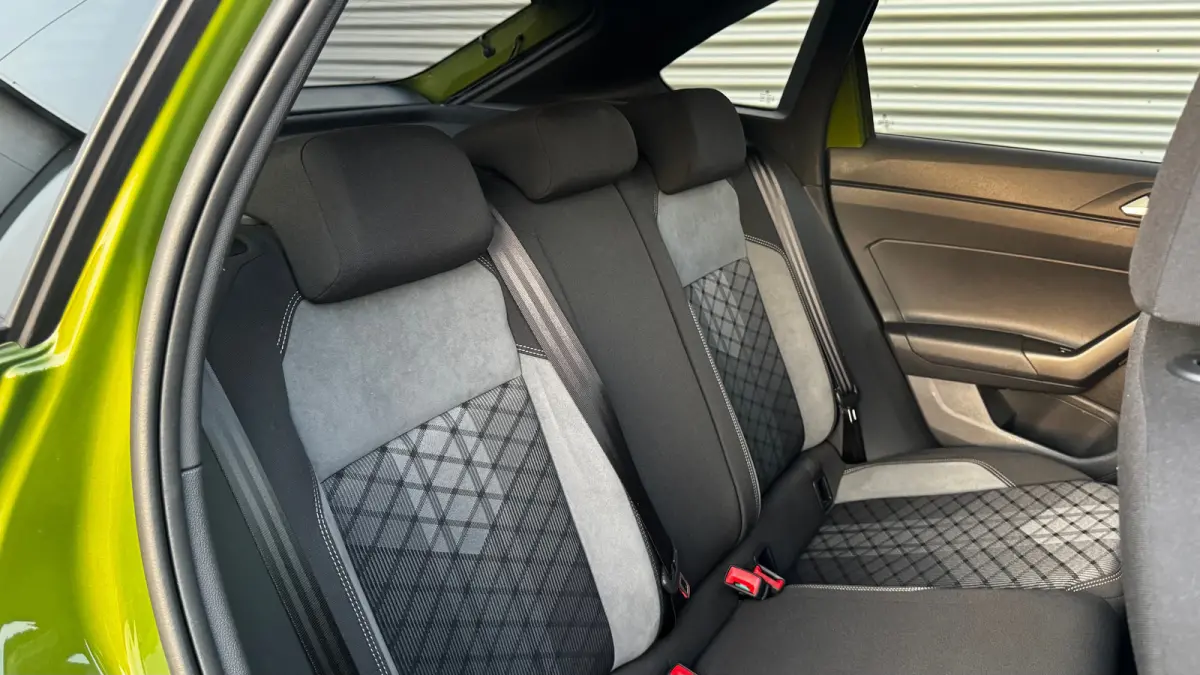 1.5 TSI 150PK R-LINE BUSINESS AUTOMAAT / NAVI / CLIMA / FULL-LED / PDC / 17" LMV / AFN. TREKHAAK / CAMERA / BLUETOOTH / CRUISECONTROL !!