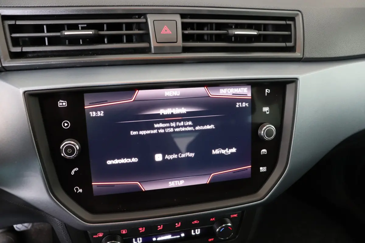 1.0 TSI Style Business Intense. Navigatie. dealeronderhouden.