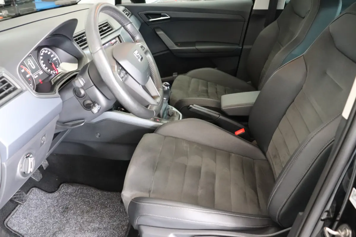 1.0 TSI Style Business Intense. Navigatie. dealeronderhouden.