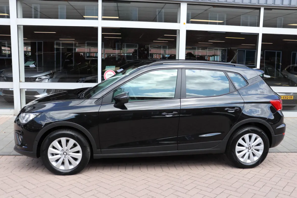 1.0 TSI Style Business Intense. Navigatie. dealeronderhouden.