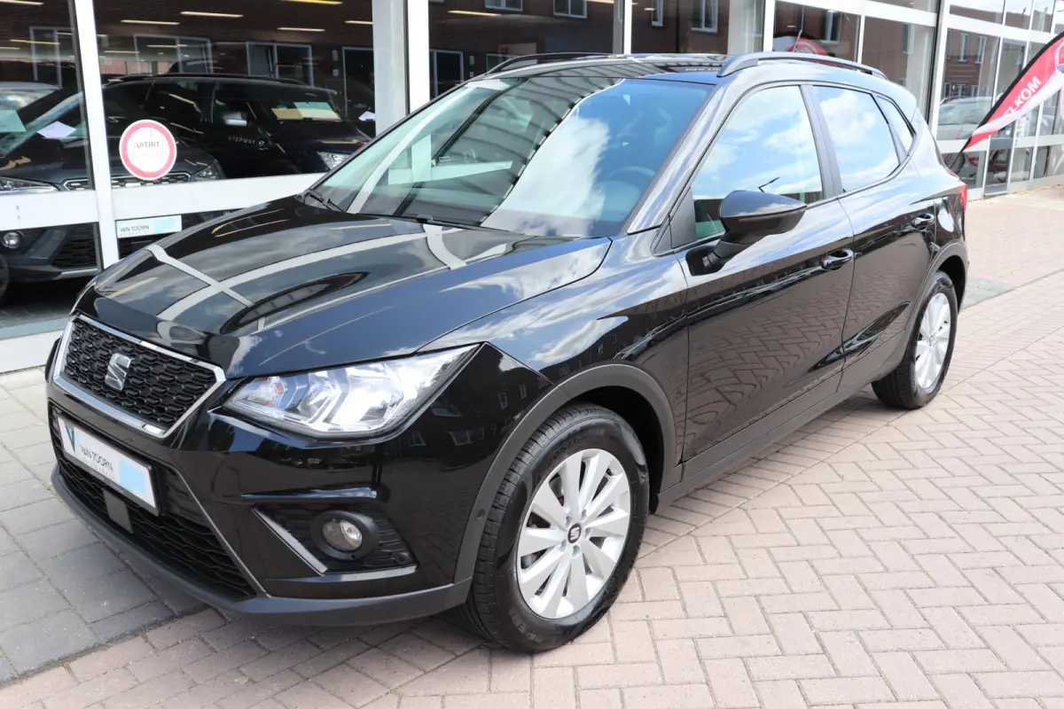 1.0 TSI Style Business Intense. Navigatie. dealeronderhouden.