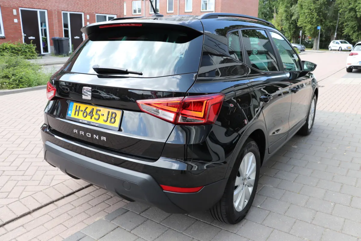 1.0 TSI Style Business Intense. Navigatie. dealeronderhouden.