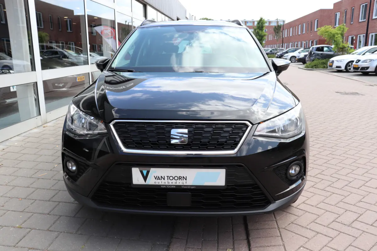 1.0 TSI Style Business Intense. Navigatie. dealeronderhouden.