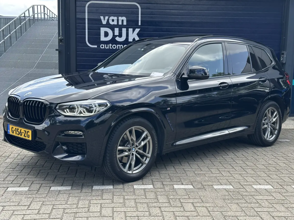 sDrive20i Launch Edition High Executive M SPORT PANORAMADAK LEDER NAVIGATIE TREKHAAK AFNEEMBAAR